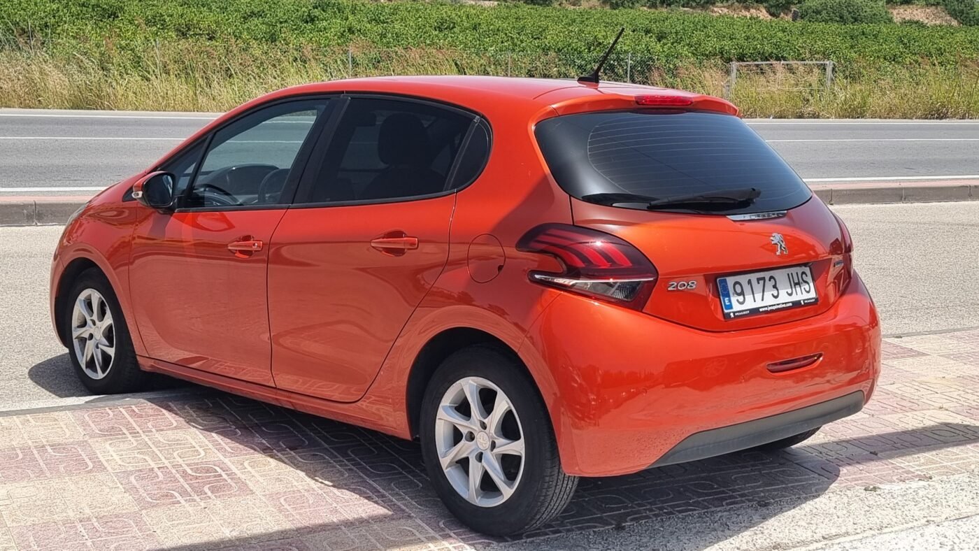 PEUGEOT 208 1.6 Diésel 
