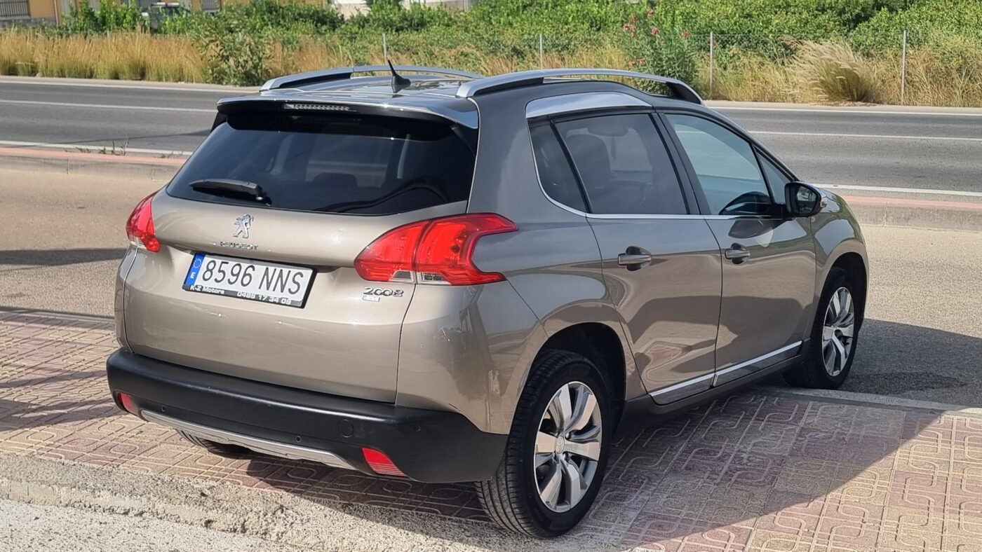PEUGEOT 2008 1.6 Diésel 