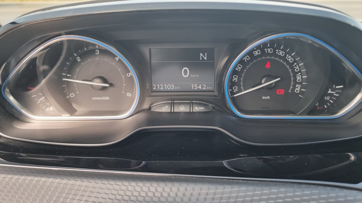 PEUGEOT 2008 1.6 Diésel 