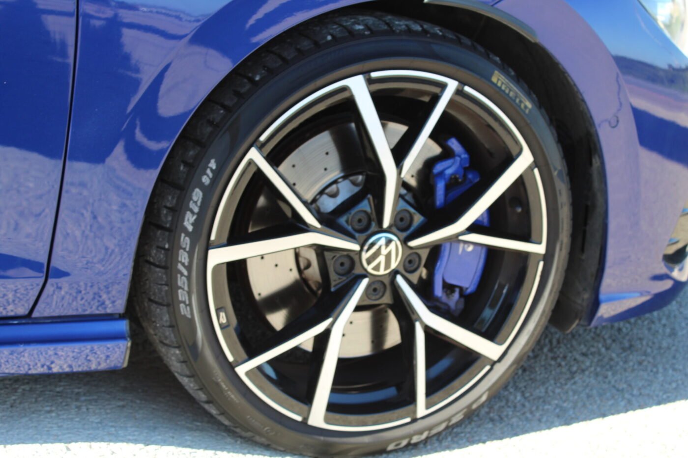VOLKSWAGEN Golf 2.0 R 