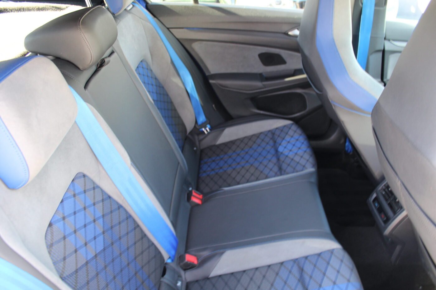 VOLKSWAGEN Golf 2.0 R 