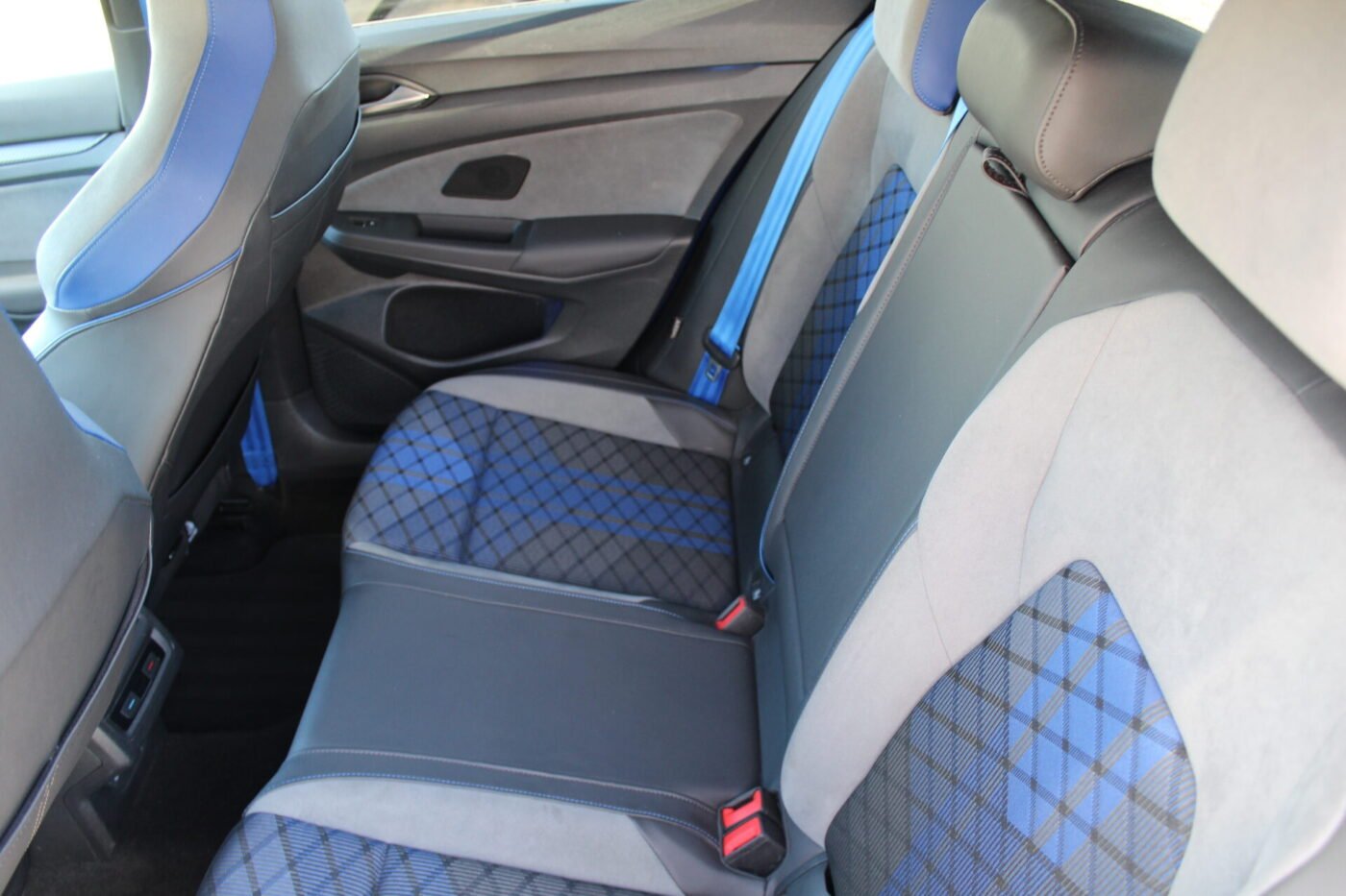 VOLKSWAGEN Golf 2.0 R 